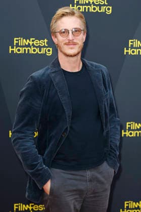 Golo Euler at the premiere of the film *Lies About My Mother* at the 34th Filmfest Hamburg 2026 at Cinemaxx Dammtor in Hamburg, September 26, 2026 Foto:xC.xTamckex xFuturexImagex luegen_6963