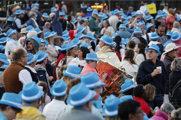 Visit to France of Pope Leo XIV - Mass at Lourdes Sanctuary Faithful gather ahead of the Pope Leo XIV mass at Prairie at the Lourdes sanctuary, southwestern France, on September 27, 2026. Pope Leo XIV makes a historic apostolic journey of four days to France scheduled for September 25 to 28, 2026. Photo by Margot Le Gonidec ABACAPRESS.COM Lourdes France  Copyright: xLexGonidecxMargot ABACAx