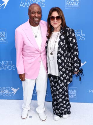 Project Angel Food s Angel Awards 2026 HOLLYWOOD, LOS ANGELES, CALIFORNIA, USA - SEPTEMBER 26: William Stanford Davis and wife Laura Pallas arrive at Project Angel Food s Angel Awards 2026 held at The Chuck Lorre Family Foundation Campus at Project Angel Food on September 26, 2026 in Hollywood, Los Angeles, California, United States. Hollywood The Chuck Lorre Family Foundation Campus at Project Angel Food California United States Copyright: xXavierxCollin ImagexPressxAgencyx