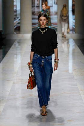Dolce Gabbana Spring Summer 2027 Ready-to-Wear Collection Fashion Show during Milan Fashion Week on September 25, 2026 Dolce Gabbana Fashion Show Ready to Wear Spring Summer 2027 at Milan Fashion Week September 25, 2026 Milan, Italy  Copyright: xAgencex xBestimagexAgencex xBestimagex