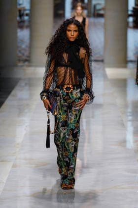 Dolce Gabbana Spring Summer 2027 Ready-to-Wear Collection Fashion Show during Milan Fashion Week on September 25, 2026 Dolce Gabbana Fashion Show Ready to Wear Spring Summer 2027 at Milan Fashion Week September 25, 2026 Milan, Italy  Copyright: xAgencex xBestimagexAgencex xBestimagex