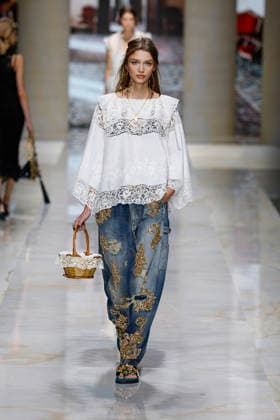 Dolce Gabbana Spring Summer 2027 Ready-to-Wear Collection Fashion Show during Milan Fashion Week on September 25, 2026 Dolce Gabbana Fashion Show Ready to Wear Spring Summer 2027 at Milan Fashion Week September 25, 2026 Milan, Italy  Copyright: xAgencex xBestimagexAgencex xBestimagex