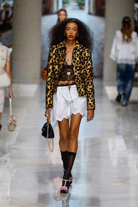 Dolce Gabbana Spring Summer 2027 Ready-to-Wear Collection Fashion Show during Milan Fashion Week on September 25, 2026 Dolce Gabbana Fashion Show Ready to Wear Spring Summer 2027 at Milan Fashion Week September 25, 2026 Milan, Italy  Copyright: xAgencex xBestimagexAgencex xBestimagex