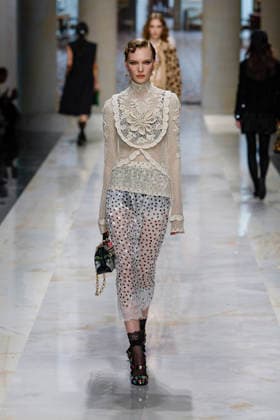 Dolce Gabbana Spring Summer 2027 Ready-to-Wear Collection Fashion Show during Milan Fashion Week on September 25, 2026 Dolce Gabbana Fashion Show Ready to Wear Spring Summer 2027 at Milan Fashion Week September 25, 2026 Milan, Italy  Copyright: xAgencex xBestimagexAgencex xBestimagex