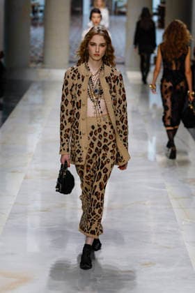 Dolce Gabbana Spring Summer 2027 Ready-to-Wear Collection Fashion Show during Milan Fashion Week on September 25, 2026 Dolce Gabbana Fashion Show Ready to Wear Spring Summer 2027 at Milan Fashion Week September 25, 2026 Milan, Italy  Copyright: xAgencex xBestimagexAgencex xBestimagex
