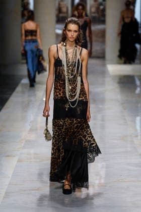 Dolce Gabbana Spring Summer 2027 Ready-to-Wear Collection Fashion Show during Milan Fashion Week on September 25, 2026 Dolce Gabbana Fashion Show Ready to Wear Spring Summer 2027 at Milan Fashion Week September 25, 2026 Milan, Italy  Copyright: xAgencex xBestimagexAgencex xBestimagex