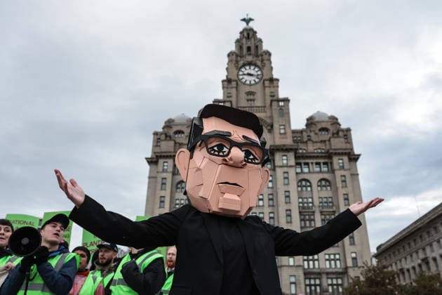 Labour Party Annual Conference 2026 A young activist wearing a Papier-mache Andy Burnham The UK Prime Minister head protests about jobs for our future with colleagues during the Labour Party Annual Conference 2026 at Convention Centre, Liverpool, United Kingdom on 27 September 2026 (Photo by Mark Cosgrove News Images) Liverpool Convention Centre Merseyside United Kingdom Copyright: xMarkxCosgrove NewsxImagesx