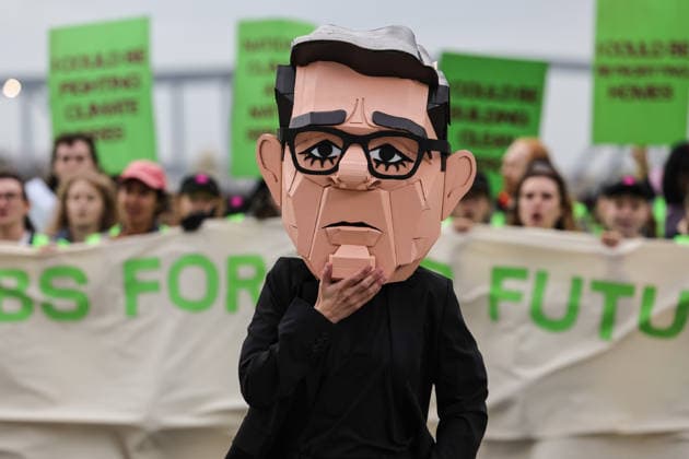 Labour Party Annual Conference 2026 A young activist wearing a Papier-mache Andy Burnham The UK Prime Minister head protests about jobs for our future with colleagues during the Labour Party Annual Conference 2026 at Convention Centre, Liverpool, United Kingdom on 27 September 2026 (Photo by Mark Cosgrove News Images) Liverpool Convention Centre Merseyside United Kingdom Copyright: xMarkxCosgrove NewsxImagesx