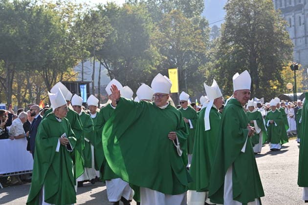 POPE LEO XIV CELEBRATES HOLY MASS AT THE PRAIRIE IN LOURDES France, Lourdes, Vatican, 2026 9 27 Holy Mass celebrated by Pope Leo XIV at the Prairie of the Sanctuary of Our Lady of Lourdes during his apostolic journey to France.. EDITORIAL USE ONLY - NO BOOKS Copyright: xALESSIAxGIULIANI xCatholicxPressxPhotox