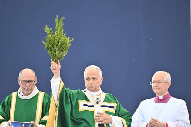 POPE LEO XIV CELEBRATES HOLY MASS AT THE PRAIRIE IN LOURDES France, Lourdes, Vatican, 2026 9 27 Holy Mass celebrated by Pope Leo XIV at the Prairie of the Sanctuary of Our Lady of Lourdes during his apostolic journey to France.. EDITORIAL USE ONLY - NO BOOKS Copyright: xALESSIAxGIULIANI xCatholicxPressxPhotox