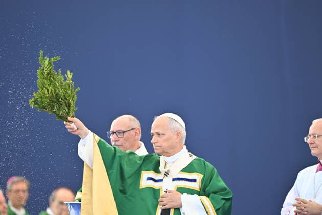 POPE LEO XIV CELEBRATES HOLY MASS AT THE PRAIRIE IN LOURDES France, Lourdes, Vatican, 2026 9 27 Holy Mass celebrated by Pope Leo XIV at the Prairie of the Sanctuary of Our Lady of Lourdes during his apostolic journey to France.. EDITORIAL USE ONLY - NO BOOKS Copyright: xALESSIAxGIULIANI xCatholicxPressxPhotox