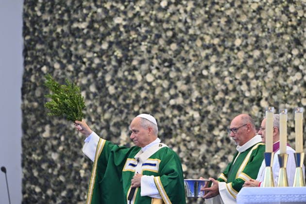 POPE LEO XIV CELEBRATES HOLY MASS AT THE PRAIRIE IN LOURDES France, Lourdes, Vatican, 2026 9 27 Holy Mass celebrated by Pope Leo XIV at the Prairie of the Sanctuary of Our Lady of Lourdes during his apostolic journey to France.. EDITORIAL USE ONLY - NO BOOKS Copyright: xALESSIAxGIULIANI xCatholicxPressxPhotox