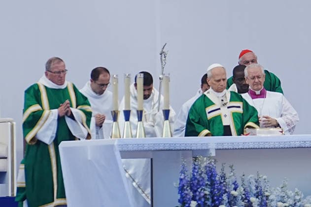 NEWS le Pape Leon XIV au Scanctuaire de Lourdes- - 27 09 2026 LOURDES, FRANCE SEPTEMBER 27: Pope Leo XIV during Mass at the Sanctuary of Lourdes. This trip marks the first visit by a pope to this European country since that of Benedict XVI in 2008.in Lourdes Photo: Laurent Lairys. LourdesFrance  Copyright: xLaurentxLairysx