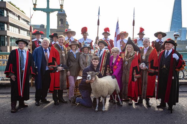 Woolmens Sheep Drive and Livery Fair 2026 on Southwark Bridge, London, UK 27 September 2026 Gloria Hunniford OBE leads the Woolmens Sheep Drive across Southwark Bridge, London, UK, on 27 September 2026. The broadcaster, who became a Freeman of the City of London earlier this year, led the annual drive to mark 80 years in entertainment, joined by Master Woolman David Hopkins, Lady Mayor Dame Susan Langley and Sheriffs of the City of London in aid of the Woolmen s Charity and the Lord Mayor s Appeal., Credit:PETE SPELLER Avalon Copyright: xPETExSPELLERx xAvalonx 1138620791