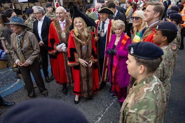 Woolmens Sheep Drive and Livery Fair 2026 on Southwark Bridge, London, UK 27 September 2026 Gloria Hunniford OBE leads the Woolmens Sheep Drive across Southwark Bridge, London, UK, on 27 September 2026. The broadcaster, who became a Freeman of the City of London earlier this year, led the annual drive to mark 80 years in entertainment, joined by Master Woolman David Hopkins, Lady Mayor Dame Susan Langley and Sheriffs of the City of London in aid of the Woolmen s Charity and the Lord Mayor s Appeal., Credit:PETE SPELLER Avalon Copyright: xPETExSPELLERx xAvalonx 1138620856