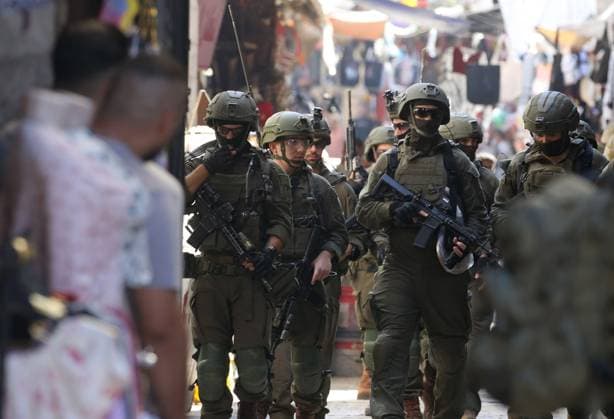 September 27, 2026, Nablus, Palestine, State of: NABLUS, OCCUPIED WEST BANK, SEPTEMBER 27, 2026: Israeli soldiers patrol the Old City of Nablus in the occupied West Bank. Nablus Palestine, State of - ZUMAq101 20260927_zna_q101_007 Copyright: xNedalxShtiehx