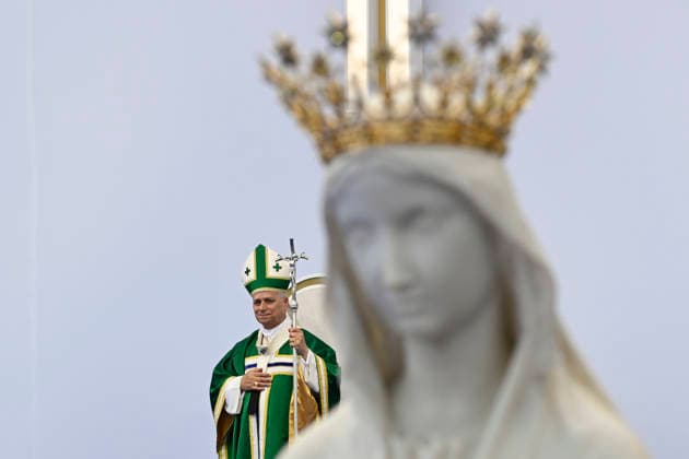 POPE LEO XIV CELEBRATES HOLY MASS AT THE PRAIRIE IN LOURDES France, Lourdes, Vatican, 2026 9 27 Holy Mass celebrated by Pope Leo XIV at the Prairie of the Sanctuary of Our Lady of Lourdes during his apostolic journey to France.. EDITORIAL USE ONLY - NO BOOKS Copyright: xVATICANxMEDIA xCatholicxPressxPhotox