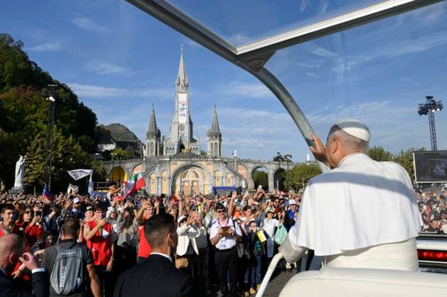 POPE LEO XIV CELEBRATES HOLY MASS AT THE PRAIRIE IN LOURDES France, Lourdes, Vatican, 2026 9 27 Holy Mass celebrated by Pope Leo XIV at the Prairie of the Sanctuary of Our Lady of Lourdes during his apostolic journey to France.. EDITORIAL USE ONLY - NO BOOKS Copyright: xVATICANxMEDIA xCatholicxPressxPhotox