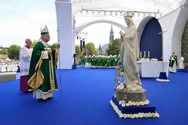 POPE LEO XIV CELEBRATES HOLY MASS AT THE PRAIRIE IN LOURDES France, Lourdes, Vatican, 2026 9 27 Holy Mass celebrated by Pope Leo XIV at the Prairie of the Sanctuary of Our Lady of Lourdes during his apostolic journey to France.. EDITORIAL USE ONLY - NO BOOKS Copyright: xVATICANxMEDIA xCatholicxPressxPhotox
