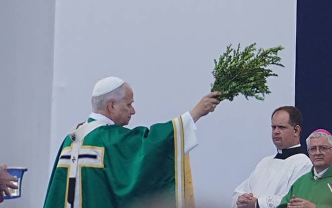 NEWS le Pape Leon XIV au Scanctuaire de Lourdes- - 27 09 2026 LOURDES, FRANCE SEPTEMBER 27: Pope Leo XIV during Mass at the Sanctuary of Lourdes. This trip marks the first visit by a pope to this European country since that of Benedict XVI in 2008.in Lourdes Photo: Laurent Lairys. LourdesFrance  Copyright: xLaurentxLairysx