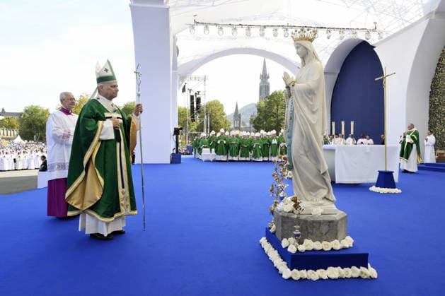 Pope Leo XIV in France - Mass in Lourdes Pope Leo XIV celebrates Holy Mass at the Shrine of Our Lady of Lourdes, France on September 27, 2026 on the third day of his four-day Apostolic Journey to France. Photo by (EV) Simone Risoluti Vatican Media ABACAPRESS.COM Lourdes France  Copyright: xABACAx