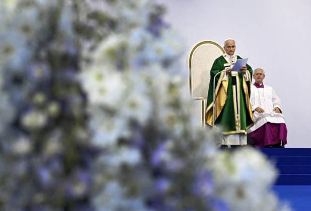 Pope Leo XIV in France - Mass in Lourdes Pope Leo XIV celebrates Holy Mass at the Shrine of Our Lady of Lourdes, France on September 27, 2026 on the third day of his four-day Apostolic Journey to France. Photo by (EV) Matteo Pernaselci Vatican Media ABACAPRESS.COM Lourdes France  Copyright: xABACAx