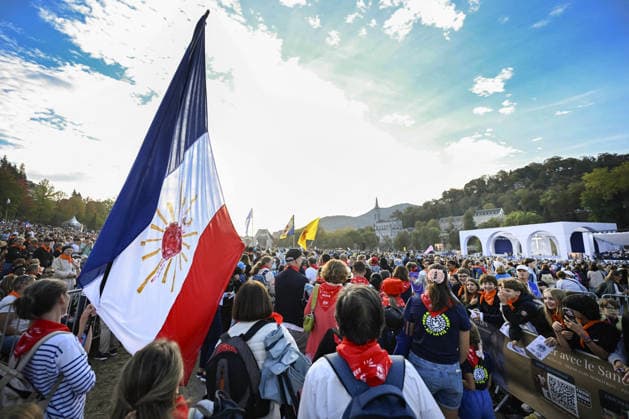 Pope Leo XIV in France - Mass in Lourdes Pope Leo XIV celebrates Holy Mass at the Shrine of Our Lady of Lourdes, France on September 27, 2026 on the third day of his four-day Apostolic Journey to France. Photo by (EV) Matteo Pernaselci Vatican Media ABACAPRESS.COM Lourdes France  Copyright: xABACAx