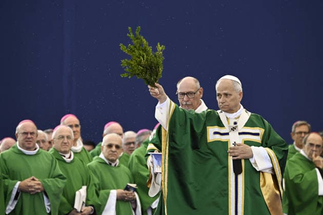 Pope Leo XIV in France - Mass in Lourdes Pope Leo XIV celebrates Holy Mass at the Shrine of Our Lady of Lourdes, France on September 27, 2026 on the third day of his four-day Apostolic Journey to France. Photo by (EV) Matteo Pernaselci Vatican Media ABACAPRESS.COM Lourdes France  Copyright: xABACAx
