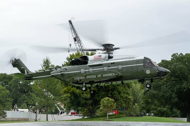 September 27, 2026, Washington, District Of Columbia, United States: U.S. President DONALD TRUMP departs the White House en route to Illinois to attend the final round of the Presidents Cup golf tournament at Medinah Country Club in Medinah, Illinois. Washington United States - ZUMAk206 20260927_znp_k206_004 Copyright: xMattxKaminskyx