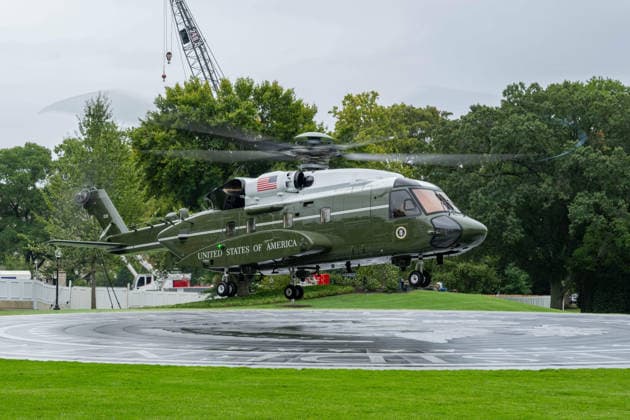 September 27, 2026, Washington, District Of Columbia, United States: U.S. President DONALD TRUMP departs the White House en route to Illinois to attend the final round of the Presidents Cup golf tournament at Medinah Country Club in Medinah, Illinois. Washington United States - ZUMAk206 20260927_znp_k206_008 Copyright: xMattxKaminskyx