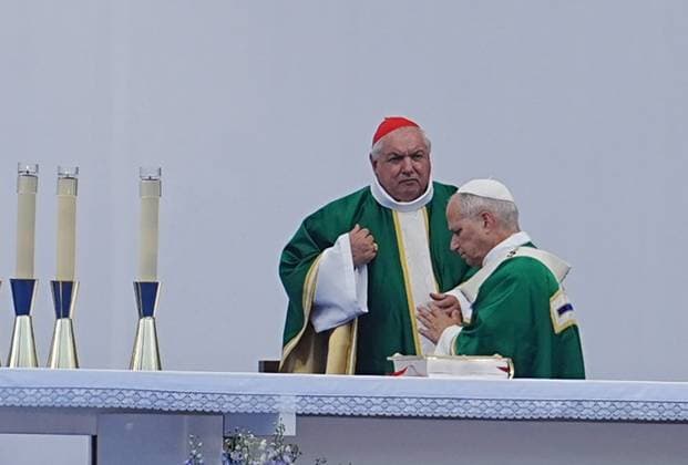 NEWS: Pope Leo XIV at the Sanctuary of Lourdes, September 27, 2026, Laurent Lairys, MAXPPP, LOURDES, FRANCE — SEPTEMBER 27 Pope Leo XIV during Mass at the Sanctuary of Lourdes This trip marks the first visit by a pope to this European country since Benedict XVI’s visit to Lourdes in 2008 Photo by Laurent Lairys Lourdes, France  Copyright: xMAXPPPxLaurentxLairysx LLR202609275189 LLR202609275189