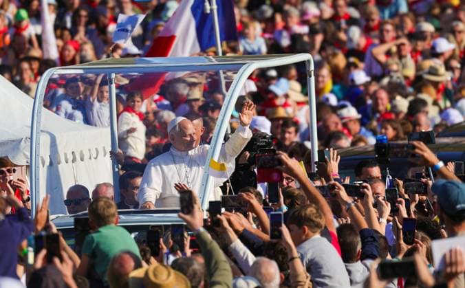 Pope Leo XIV’s Visit to the Shrine of Lourdes: Mass PHOTOPQR SUD OUEST David Le Deodic Pau September 27, 2026 Pope Leo XIV’s Visit to the Shrine of Lourdes, September 27, 2006 Mass at the meadow of the Shrine of Our Lady of Lourdes September 27, 2026, Lourdes, France Pope Leo XIV is on an apostolic visit to France from September 25 to 28, 2026 Pau, Béarn, France  Copyright: xPHOTOPQR SUDxOUEST MAXPPPxDavidxLexDeodicx 20260927SDO5267 20260927SDO5267