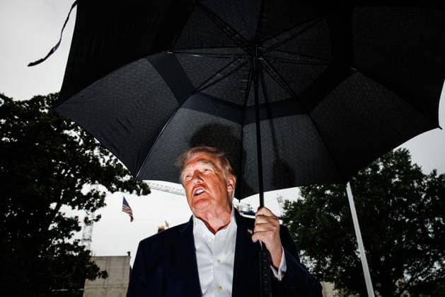 DC: President Trump Departs the White House President Donald Trump holds an umbrella as he speaks to the press before departing from the new South Lawn helipad in Marine One at the White House on September 27, 2026 in Washington, D.C. Trump is heading to Medinah, Illinois where he will be attending the PGA Tour President’s Cup. (Photo by Samuel Corum Pool ABACAPRESS.COM) Washington DC United States  Copyright: xPool ABACAx