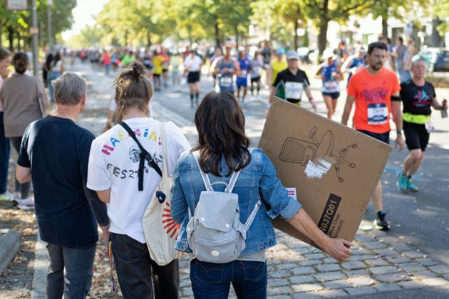 Berlin, September 27, 2026, 52nd BMW Berlin Marathon, Scenes from kilometer 31 on Hohenzollerndamm in the Wilmersdorf district