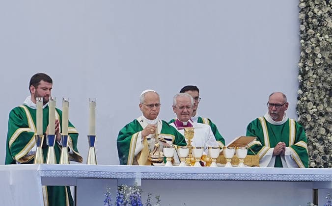 NEWS le Pape Leon XIV au Scanctuaire de Lourdes- - 27 09 2026 LOURDES, FRANCE SEPTEMBER 27: Pope Leo XIV during Mass at the Sanctuary of Lourdes. This trip marks the first visit by a pope to this European country since that of Benedict XVI in 2008.in Lourdes Photo: Laurent Lairys. LourdesFrance  Copyright: xLaurentxLairysx