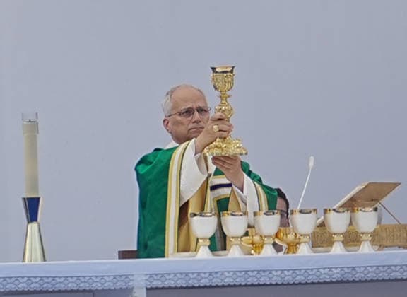 NEWS le Pape Leon XIV au Scanctuaire de Lourdes- - 27 09 2026 LOURDES, FRANCE SEPTEMBER 27: Pope Leo XIV during Mass at the Sanctuary of Lourdes. This trip marks the first visit by a pope to this European country since that of Benedict XVI in 2008.in Lourdes Photo: Laurent Lairys. LourdesFrance  Copyright: xLaurentxLairysx