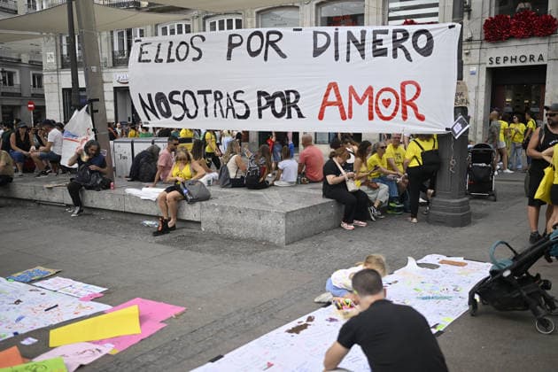 Spaniards set up camp in Madrid city center to protest the housing crisis MADRID, SPAIN - SEPTEMBER 27: Protesters, holding banners and flags, gather and pitch tents at Puerta del Sol square as part of an escalating encampment demonstration against the country s severe housing crisis and surging rental prices in central Madrid, Spain, on September 27, 2026. The public outrage follows the high-profile, police-enforced eviction of 87-year-old resident Mari Carmen from her Lavapies apartment-where she had lived for 70 years-after facing unsustainable rent hikes, turning the housing debate into the primary political flashpoint across Spain. Burak Akbulut Anadolu Madrid Spain. Editorial use only. Please get in touch for any other usage.  Copyright: x2026xAnadoluxBurakxAkbulutx