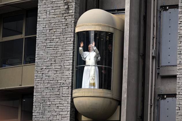 POPE S VISIT TO FRANCE PHOTOPQR LA DEPECHE DU MIDI LAURENT DARD LOURDES SEPTEMBER 27, 2026 DDM LAURENT DARD SECOND DAY OF POPE LEON XIV S VISIT TO LOURDES SPEECHES BEFORE THE SICK AND A MASSIVE CROWD GATHERING September 27, 2026, Lourdes, France. Pope Leo XIV is on an apostolic visit to France from September 25 to 28, 2026. LOURDES, HAUTES-PYRÉNÉES, France  Copyright: xPHOTOPQR LAxDEPECHExDUxMIDI MAXPxLAURENTxDARDx 20260927DDM5866 20260927DDM5866