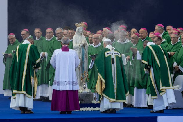 Visit to France of Pope Leo XIV - Mass at Lourdes Sanctuary MLG Pope Leo XIV celebrates Mass on the Prairie of the Sanctuary of Our Lady of Lourdes during his apostolic visit to France in Lourdes, France, on September 27, 2026. Photo by Margot Le Gonidec ABACAPRESS.COM Lourdes France  Copyright: xLexGonidecxMargot ABACAx