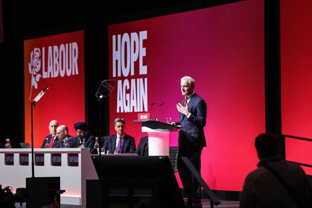Labour Party Annual Conference 2026 Prime Minister of Norway Jonas Gahr Store speaks during the Labour Party Annual Conference 2026 at Convention Centre, Liverpool, United Kingdom on 27 September 2026 (Photo by Mark Cosgrove News Images) Liverpool Convention Centre Merseyside United Kingdom Copyright: xMarkxCosgrove NewsxImagesx
