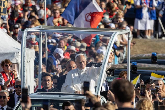 Visit to France of Pope Leo XIV - Mass at Lourdes Sanctuary MLG Pope Leo XIV celebrates Mass on the Prairie of the Sanctuary of Our Lady of Lourdes during his apostolic visit to France in Lourdes, France, on September 27, 2026. Photo by Margot Le Gonidec ABACAPRESS.COM Lourdes France  Copyright: xLexGonidecxMargot ABACAx