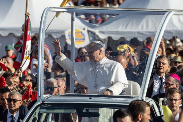 Visit to France of Pope Leo XIV - Mass at Lourdes Sanctuary MLG Pope Leo XIV celebrates Mass on the Prairie of the Sanctuary of Our Lady of Lourdes during his apostolic visit to France in Lourdes, France, on September 27, 2026. Photo by Margot Le Gonidec ABACAPRESS.COM Lourdes France  Copyright: xLexGonidecxMargot ABACAx