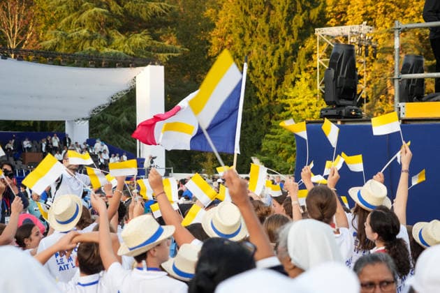 Pope Leo XIV during Sunday Mass on the meadow at the Sanctuary of Lourdes, September 27, 2026 The Supreme Pontiff’s apostolic visit took him to Paris before he traveled to Lourdes and Metz from September 25 to 28, 2026 Anne Sophie Guebey Bestimage Pope Leo XIV during Sunday Mass on the meadow of the Lourdes Sanctuary, September 27, 2026 The Supreme Pontiff’s apostolic visit took him to Paris before he traveled to Lourdes and Metz, from September 25 to 28, 2026 Lourdes, France  Copyright: xAnne-SophiexGuebeyx xBestimagexAnne-SophiexGuebeyx xBestimagex