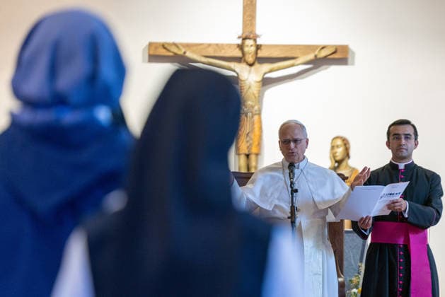 POPE LEO XIV MEETS CONTEMPLATIVE NUNS AT THE CARMEL OF LOURDES France, Lourdes, Vatican, 2026 9 27 Private meeting of Pope Leo XIV with contemplative nuns at the Carmel Monastery of Lourdes. EDITORIAL USE ONLY - NO BOOKS Copyright: xPOOL xCatholicxPressxPhotox