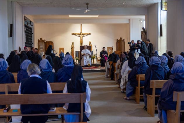 POPE LEO XIV MEETS CONTEMPLATIVE NUNS AT THE CARMEL OF LOURDES France, Lourdes, Vatican, 2026 9 27 Private meeting of Pope Leo XIV with contemplative nuns at the Carmel Monastery of Lourdes. EDITORIAL USE ONLY - NO BOOKS Copyright: xPOOL xCatholicxPressxPhotox