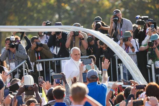 Pope Leo XIV s Visit to Lourdes POPE S VISIT TO FRANCE PHOTOPQR REPUBLIQUE DES PYRENEES Nicolas SABATHIER September 27, 2026 Pope Leo XIV celebrates Mass on the Prairie on Sunday morning, September 27, 2026, in Lourdes, France. Pope Leo XIV is on an apostolic visit to France from September 25 to 28, 2026. Local Caption Pope Leo XIV’s visit to Lourdes; Mass on the Prairie, France  Copyright: xPHOTOPQR REPUBLIQUExDESxPYRENEESxNicolasxSABATHIERx 20260927RPY5981 20260927RPY5981