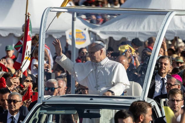 Visit to France of Pope Leo XIV - Mass at Lourdes Sanctuary MLG Pope Leo XIV celebrates Mass on the Prairie of the Sanctuary of Our Lady of Lourdes during his apostolic visit to France in Lourdes, France, on September 27, 2026. Photo by Margot Le Gonidec ABACAPRESS.COM Lourdes France  Copyright: xLexGonidecxMargot ABACAx