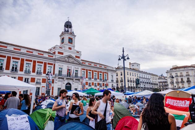 People spend the night at Madrid is Puerta del Sol after setting up camp to demand the ‘Maricarmen Decree’ A large number of people have gathered in tents to demand the passing of a housing decree at the Puerta del Sol, on 27 September, 2026 in Madrid, Spain. 500 people gathered at Madrid’s Puerta del Sol this Sunday morning after camping out in around a hundred tents throughout the night to demand the approval of a housing decree, which they have dubbed the ‘Maricarmen decree’, at the Council of Ministers meeting to be held on Tuesday 29 September. Madrid Spain Copyright: xMarinaxFrutos PGSxPhotoxAgencyx