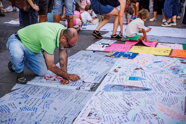 People spend the night at Madrid is Puerta del Sol after setting up camp to demand the ‘Maricarmen Decree’ A large number of people have gathered in tents to demand the passing of a housing decree at the Puerta del Sol, on 27 September, 2026 in Madrid, Spain. 500 people gathered at Madrid’s Puerta del Sol this Sunday morning after camping out in around a hundred tents throughout the night to demand the approval of a housing decree, which they have dubbed the ‘Maricarmen decree’, at the Council of Ministers meeting to be held on Tuesday 29 September. Madrid Spain Copyright: xMarinaxFrutos PGSxPhotoxAgencyx