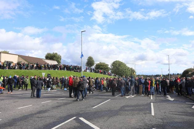Protesters block Orange Order parade route in Portadown, Northern Ireland PORTADOWN, NORTHERN IRELAND - SEPTEMBER 27: A view of Garvaghy Road as protesters block the route of an Orange Order parade, delaying the march into Portadown town centre in Northern Ireland on September 27, 2026. Conor McCaughley Anadolu Portadown Northern Ireland. Editorial use only. Please get in touch for any other usage.  Copyright: x2026xAnadoluxConorxMcCaughleyx